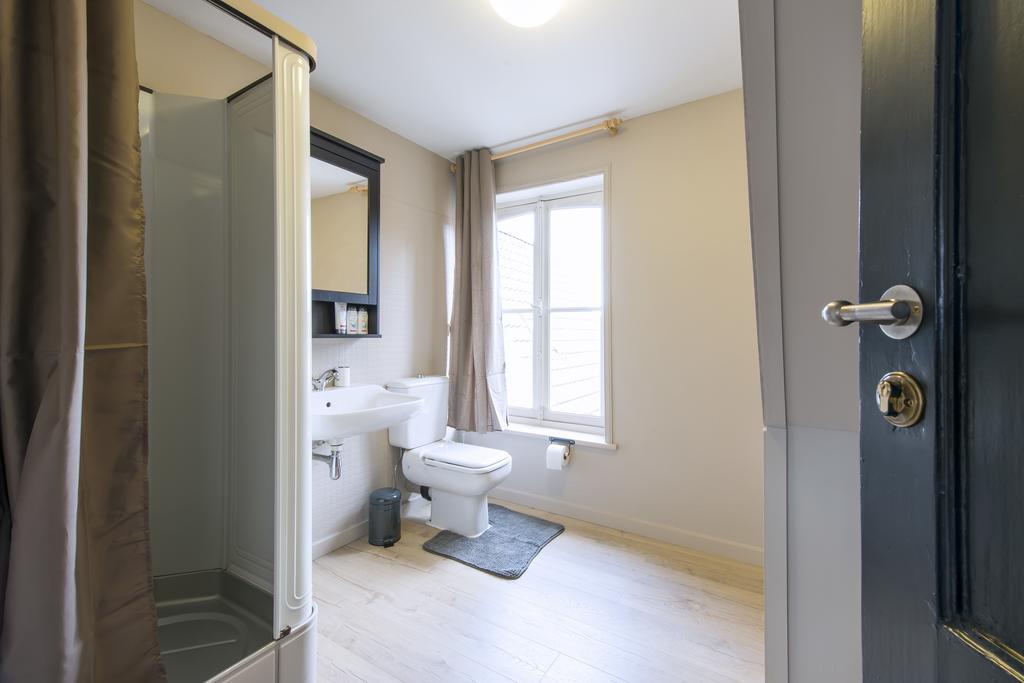 Well Thirteen By Romy&Travis Homestay Bruges
